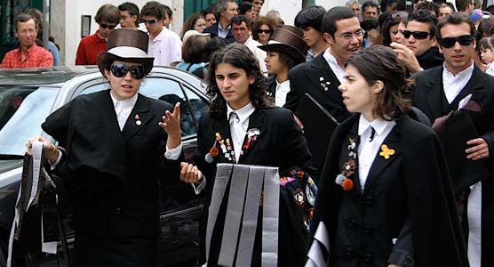 Estudantes de novo na rua por mais Ação Social